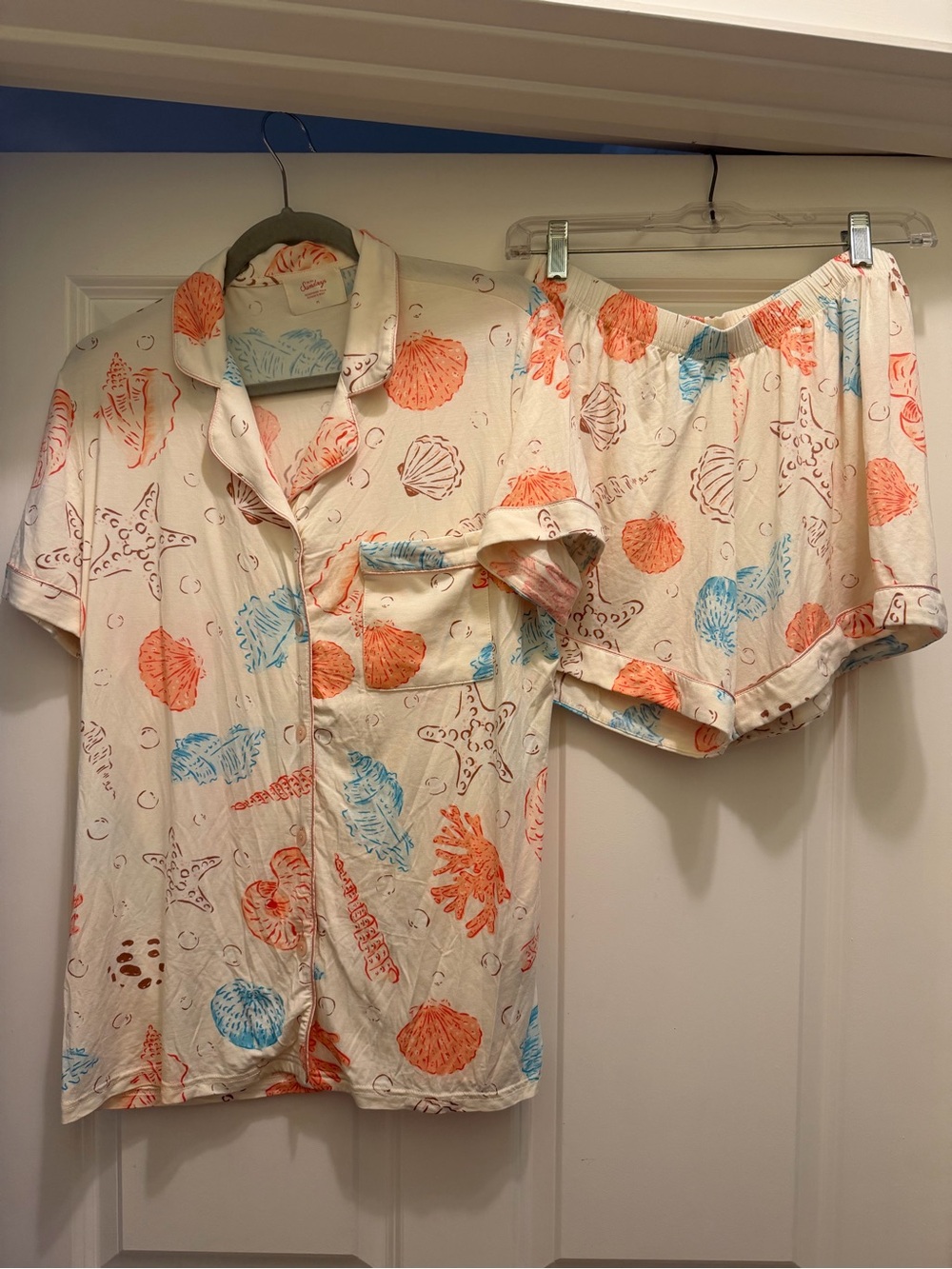 Women's Shell-Print Pajama Set in White with Pink & Blue